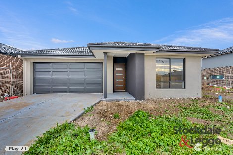 7 Station Pde, Donnybrook, VIC 3064