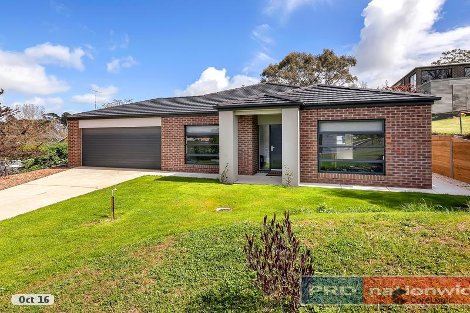 2 North St, Creswick, VIC 3363