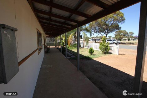 2 Alfred St, Merredin, WA 6415