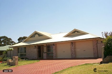 7 Bernborough Ct, Glenvale, QLD 4350