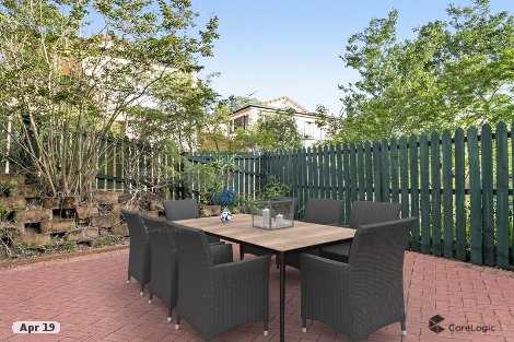 2/64 Armadale St, St Lucia, QLD 4067