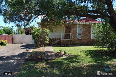 15 Hamlet Cres, Rosemeadow, NSW 2560