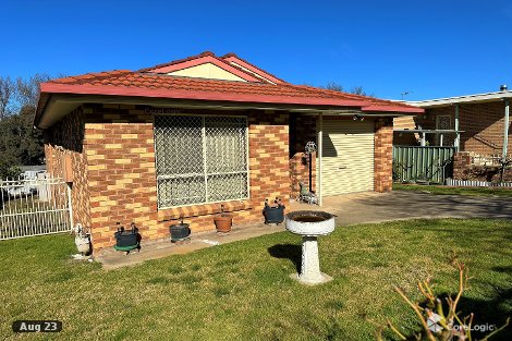 126 Nasmyth St, Young, NSW 2594