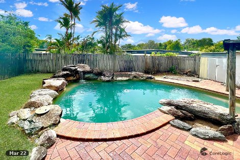 30 Oak St, Holloways Beach, QLD 4878