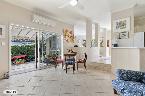 8 Flame Tree Cres, Carindale, QLD 4152