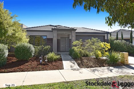 25 Vautier Ave, Mickleham, VIC 3064