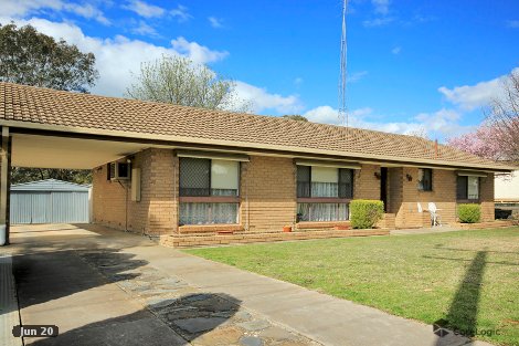 17 Geddes Ave, Clare, SA 5453