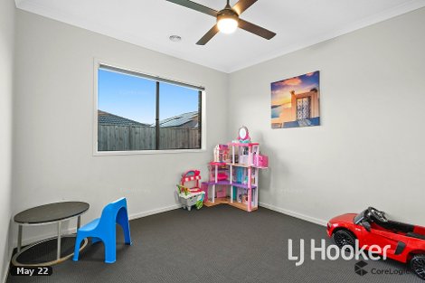 19 Cortajalla Ave, Clyde North, VIC 3978