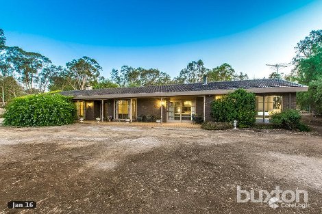 135 Lemins Rd, Waurn Ponds, VIC 3216