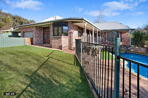 3 Racecourse Rd, Bright, VIC 3741