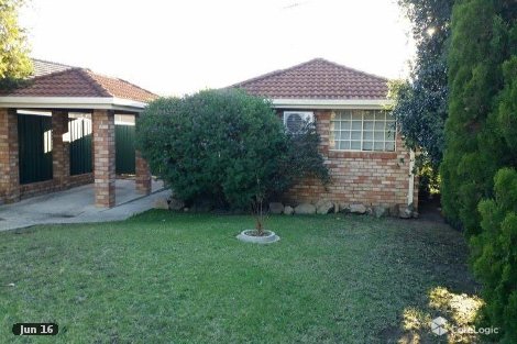 8 Moncrieff Cl, St Helens Park, NSW 2560