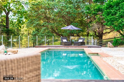 102 Crest Hill Dr, Wongawallan, QLD 4210