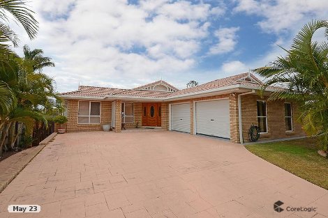 12 Cassia Ave, Scarness, QLD 4655