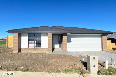 32 Howkins Ave, Winter Valley, VIC 3358