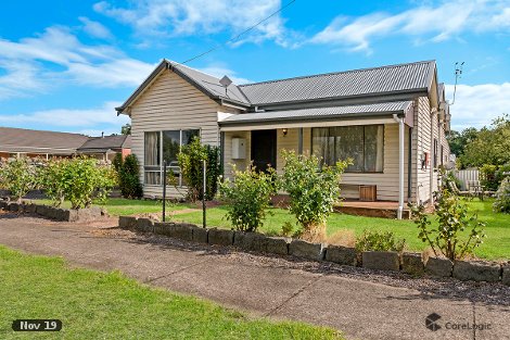 82 Watton St, Penshurst, VIC 3289