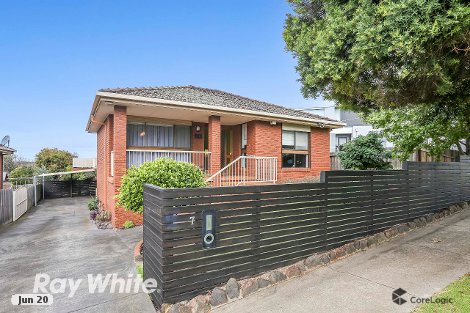 7 Royal Cres, Hamlyn Heights, VIC 3215