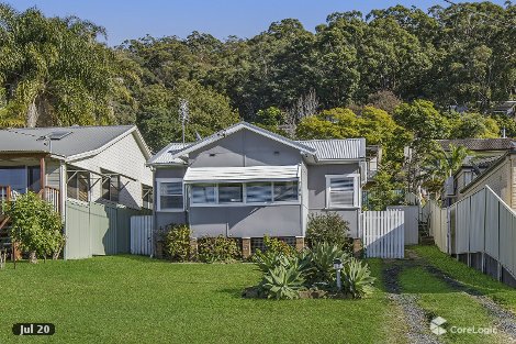 25 Nioka Ave, Point Clare, NSW 2250