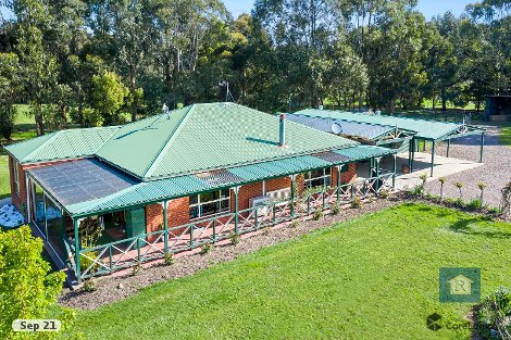 43 Roberts Rd, Cobden, VIC 3266