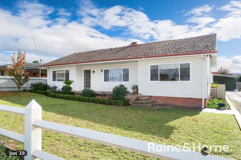 9 The Boulevarde, Kooringal, NSW 2650