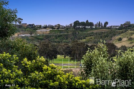 18 Manor Cres, Highton, VIC 3216