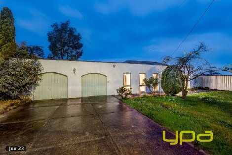 13 Cook Rd, Melton South, VIC 3338