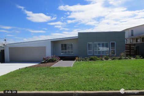 13 Hill Crest Way, Lake Tyers Beach, VIC 3909