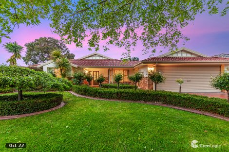 15 Horsham Dr, Cranbourne East, VIC 3977