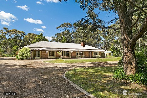 33 Strathclyde Cres, Woodend, VIC 3442