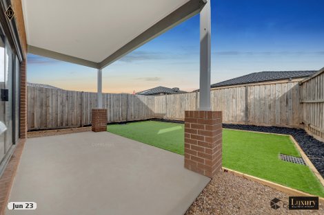 38 Sadie Ave, Thornhill Park, VIC 3335