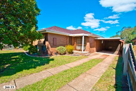 27 First Ave, Melton South, VIC 3338