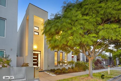 17 Lakeside Cres, Maribyrnong, VIC 3032