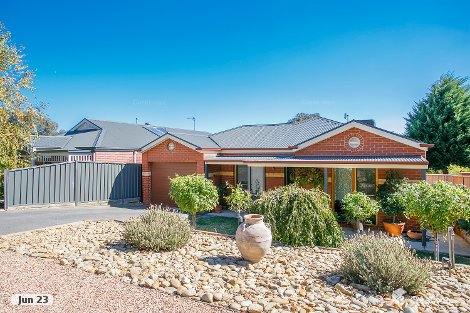 5 Erniold Rd, Strathdale, VIC 3550