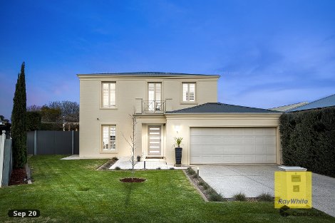 8 Webster Ct, Highton, VIC 3216