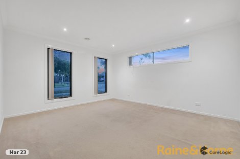 2 Armstrong St, Cranbourne East, VIC 3977