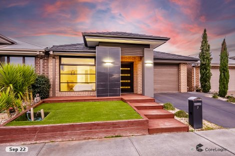 7 Mill Cct, Clyde North, VIC 3978