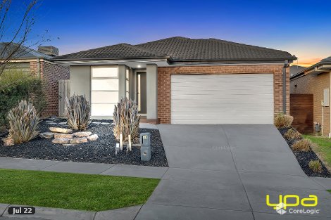 18 Manoora Ave, Clyde North, VIC 3978