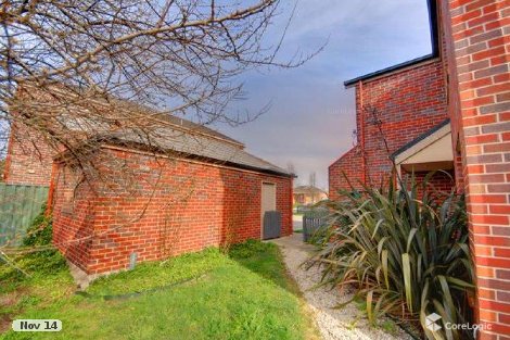 15 Domain Gdns, Sebastopol, VIC 3356