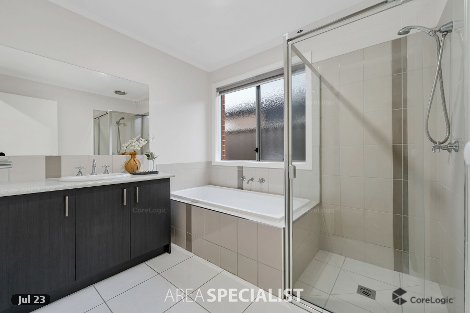 29 Beagle St, Cranbourne East, VIC 3977