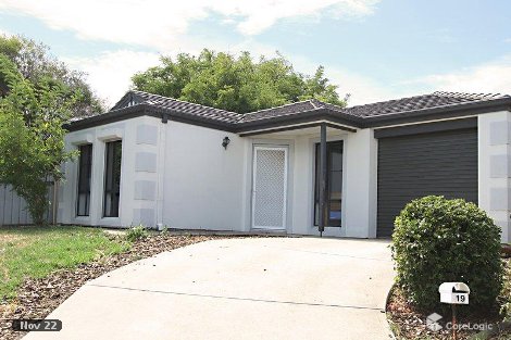 19 Lyle St, Para Vista, SA 5093