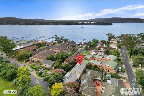 1a Broadwater St, Point Clare, NSW 2250