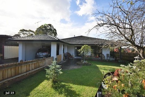 8 Davis Rd, Foster, VIC 3960