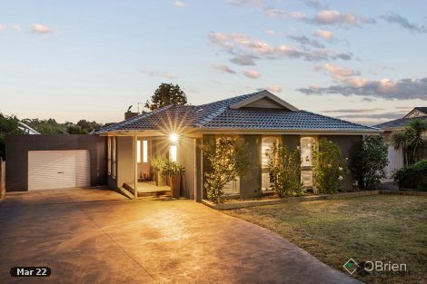 4 Mossvale Cl, Endeavour Hills, VIC 3802