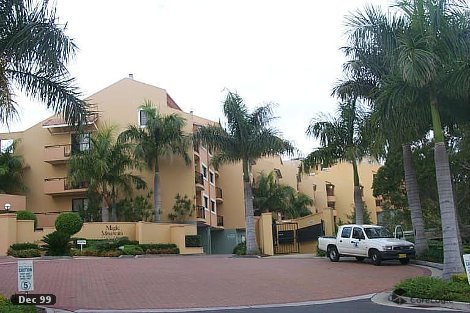 B24/1 Great Hall Dr, Miami, QLD 4220