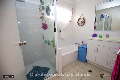 17 Aruma St, Macleay Island, QLD 4184