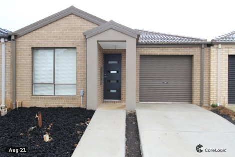 35 Lakewood Bvd, Melton, VIC 3337