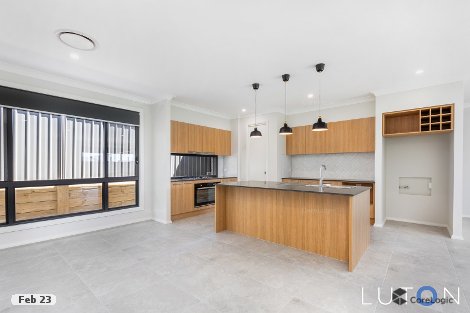 4 Stockdill Dr, Strathnairn, ACT 2615