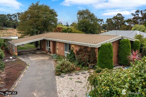 19 Peter Godden Dr, Woodend, VIC 3442