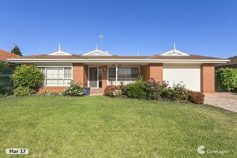 2 Hayes Ct, Lovely Banks, VIC 3213