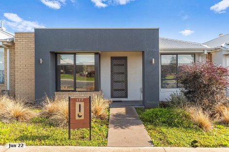 177 Wheelers Park Dr, Cranbourne North, VIC 3977