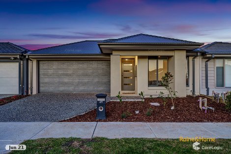 49 Limandus Cres, Cranbourne South, VIC 3977